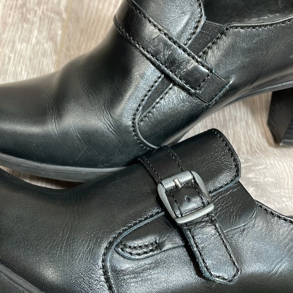 Spring Step Black Leather Stacked Heel Buckle Shootie Ankle Boot 39 (US 8.5) - Picture 16 of 16